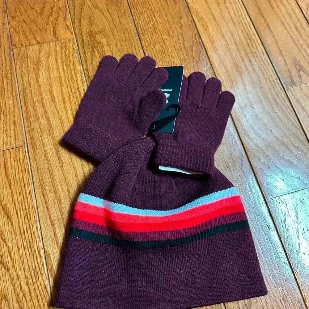 New‎ boys Under Armour YOUTH UA winter hat & gloves Combo- maroon retail $20